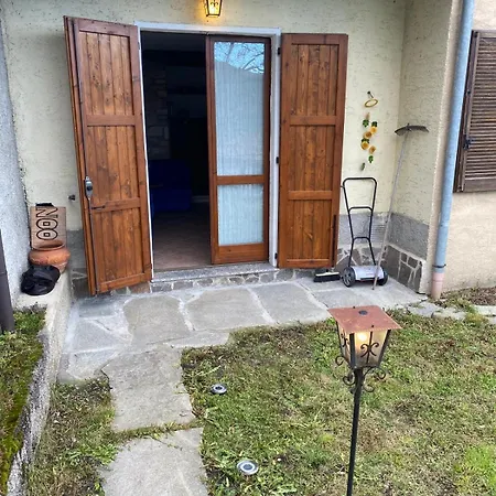 Casa Tra I Laghi Holiday home Ponna Superiore