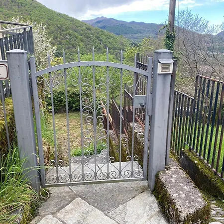Casa Tra I Laghi Ponna Superiore